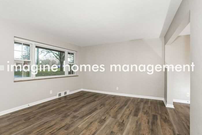 2173 Forestlake Dr - Photo 6 of 18