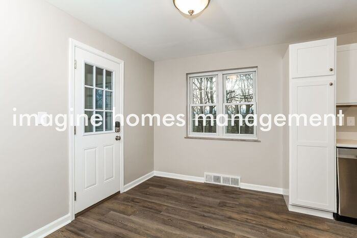 2173 Forestlake Dr - Photo 7 of 18