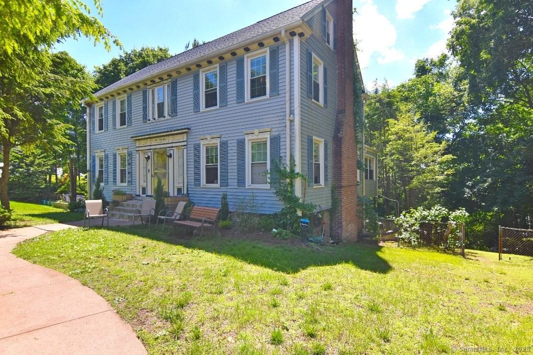 541 Willow St - Photo 2 of 19