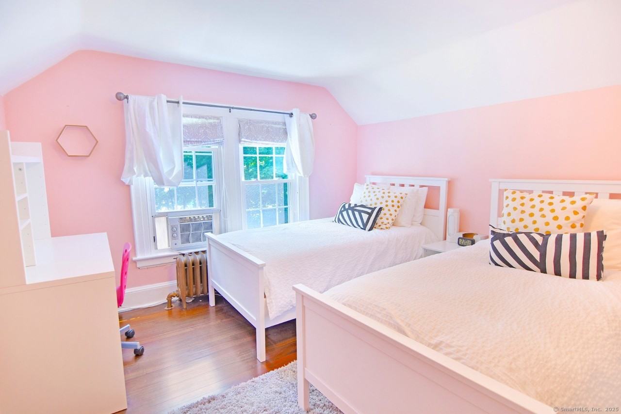 541 Willow St - Photo 6 of 19