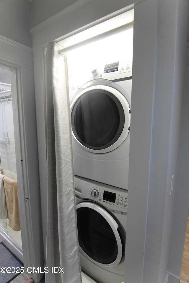 434 E Putnam Ave #2L - Photo 5 of 13