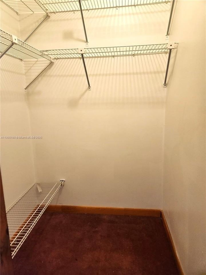 2231 Sw 14th St #2231 - Photo 6 of 12