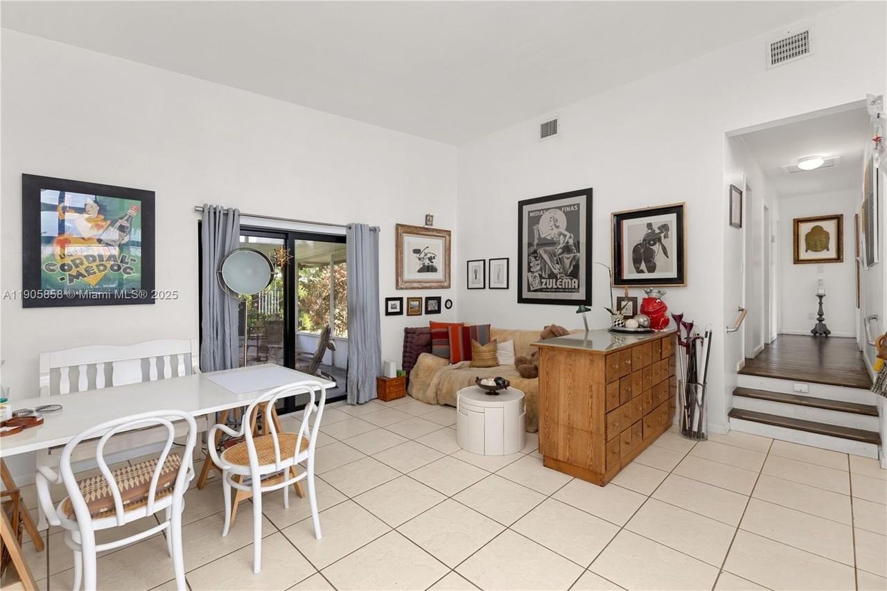 8531 Sw 27th Ter - Photo 6 of 22