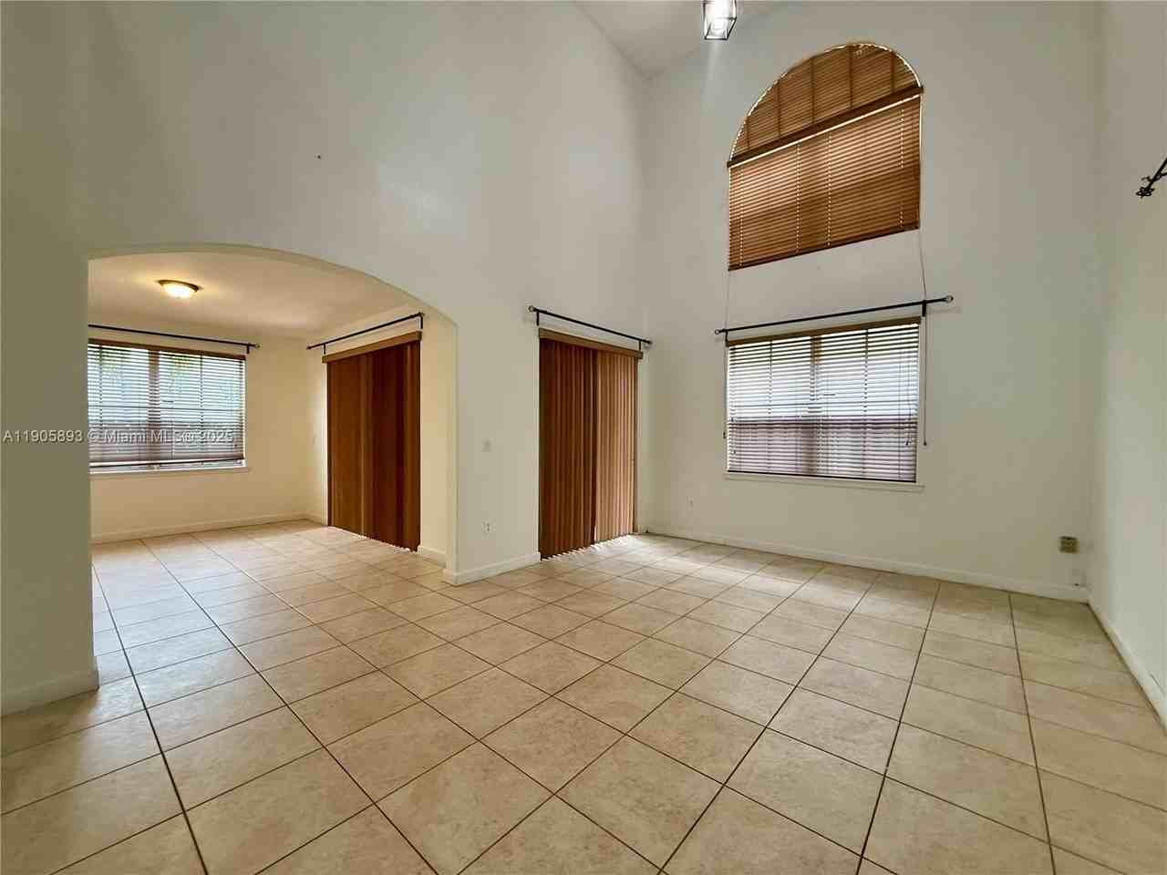 14047 Southwest 155th Street - Photo 4 of 23