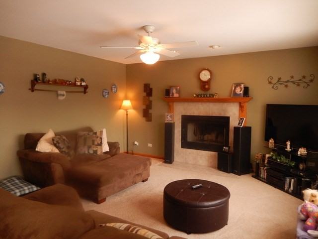 1521 Portage Ln - Photo 3 of 24