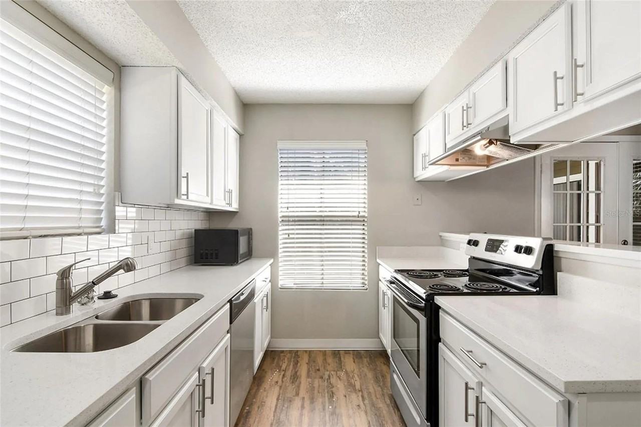 1001 Center Rd - Photo 3 of 7