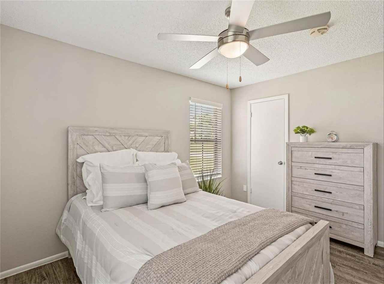 1001 Center Rd - Photo 4 of 7