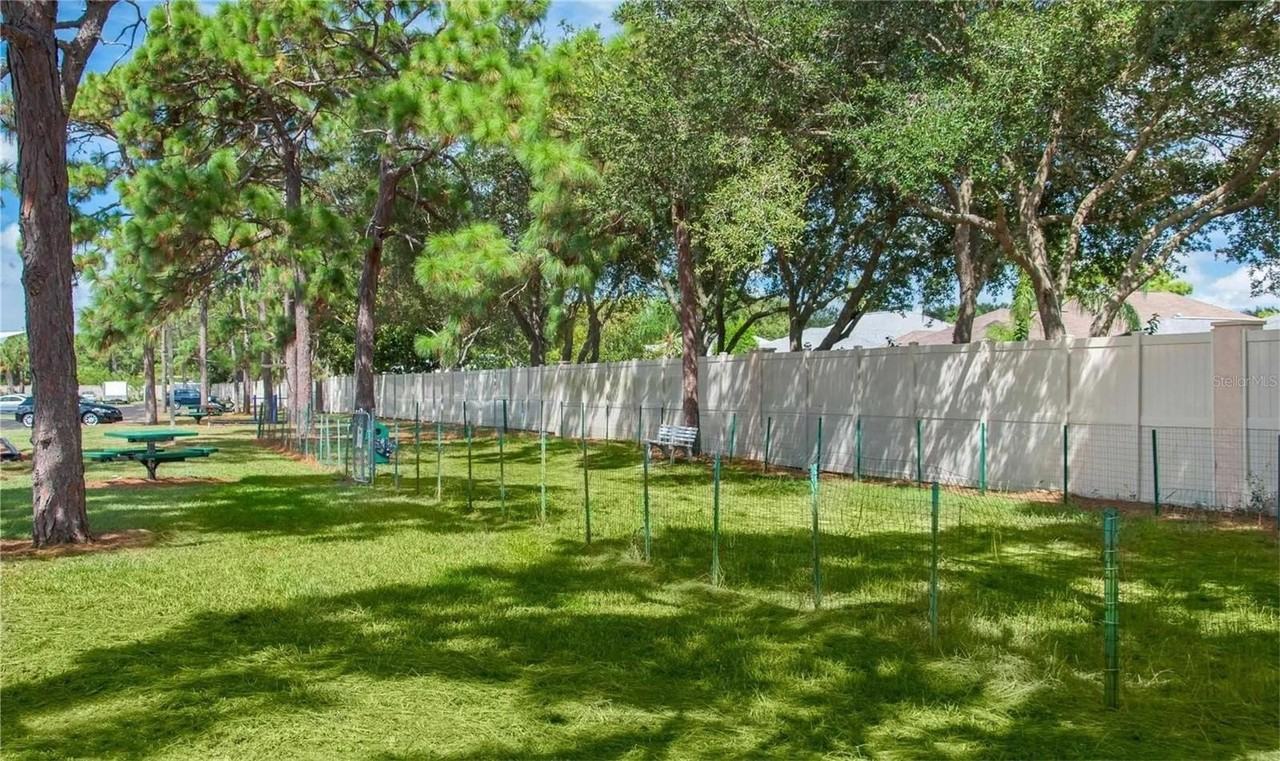 1001 Center Rd - Photo 6 of 7