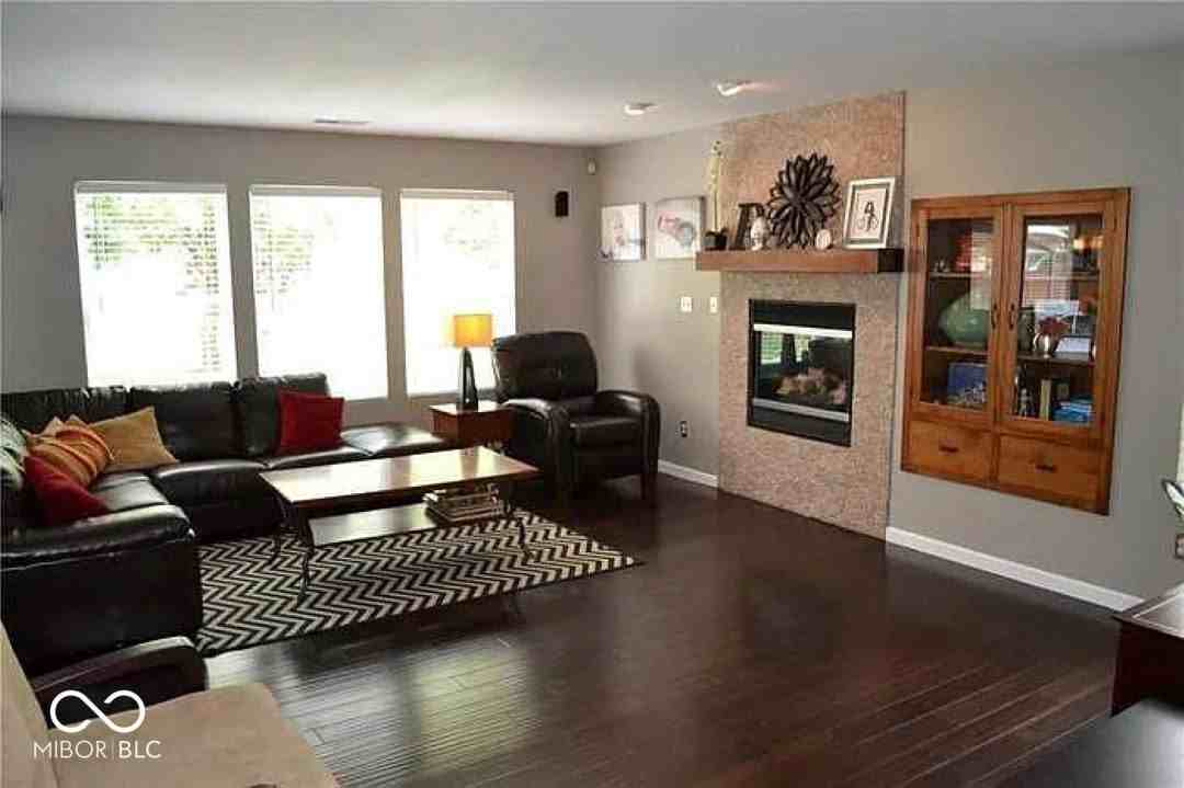 12906 Pleasant View Ln - Photo 2 of 9