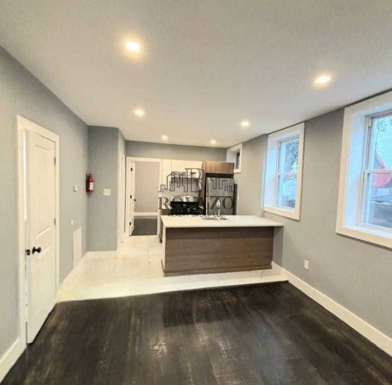 154 Van Buren Street #1 - Photo 3 of 8