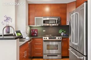 225 W 60th St #8A - Photo 1 of 1