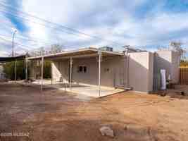 featured image of 402 E Pennsylvania Dr