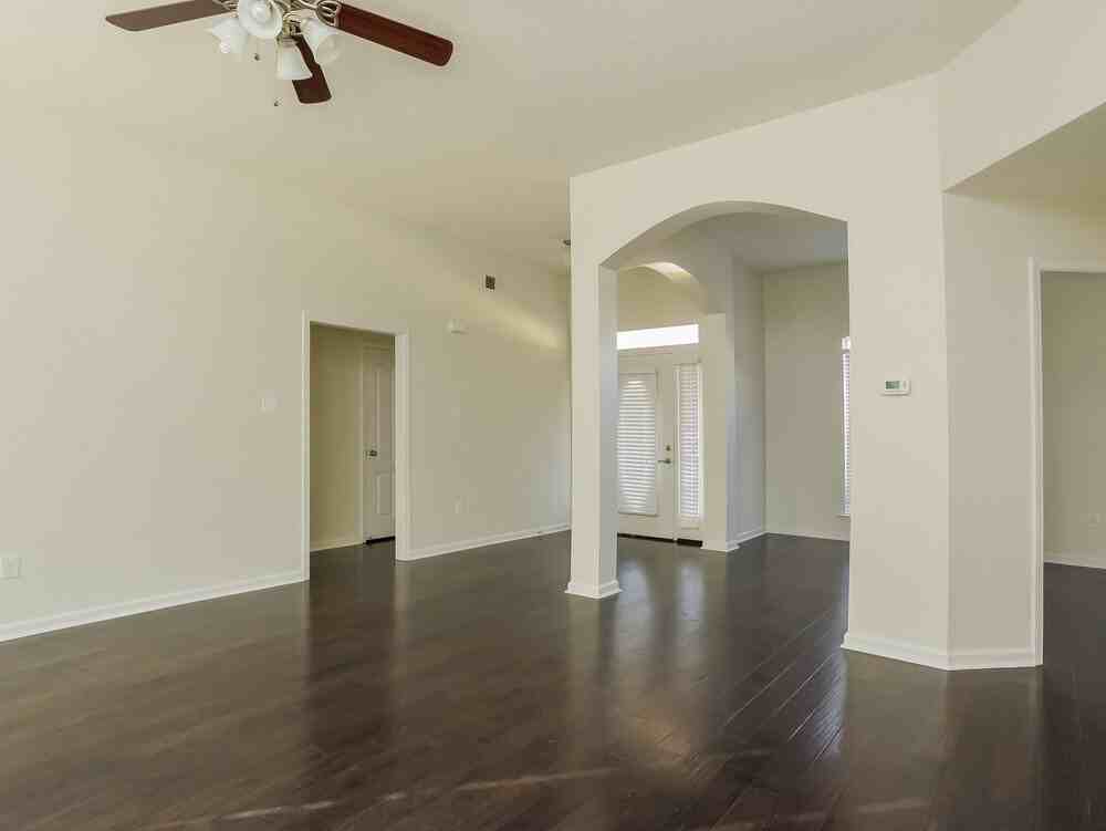 85 Caitlyn Geneva Cv - Photo 2 of 15