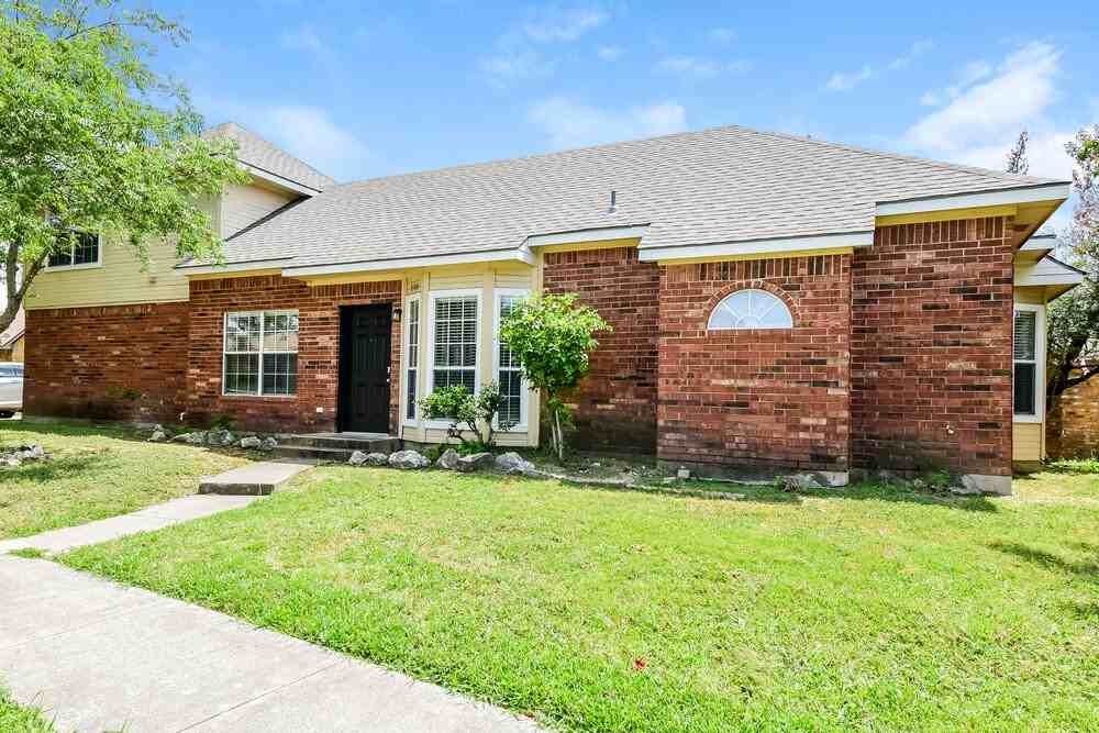 1500 Hackamore Street - Photo 4 of 17