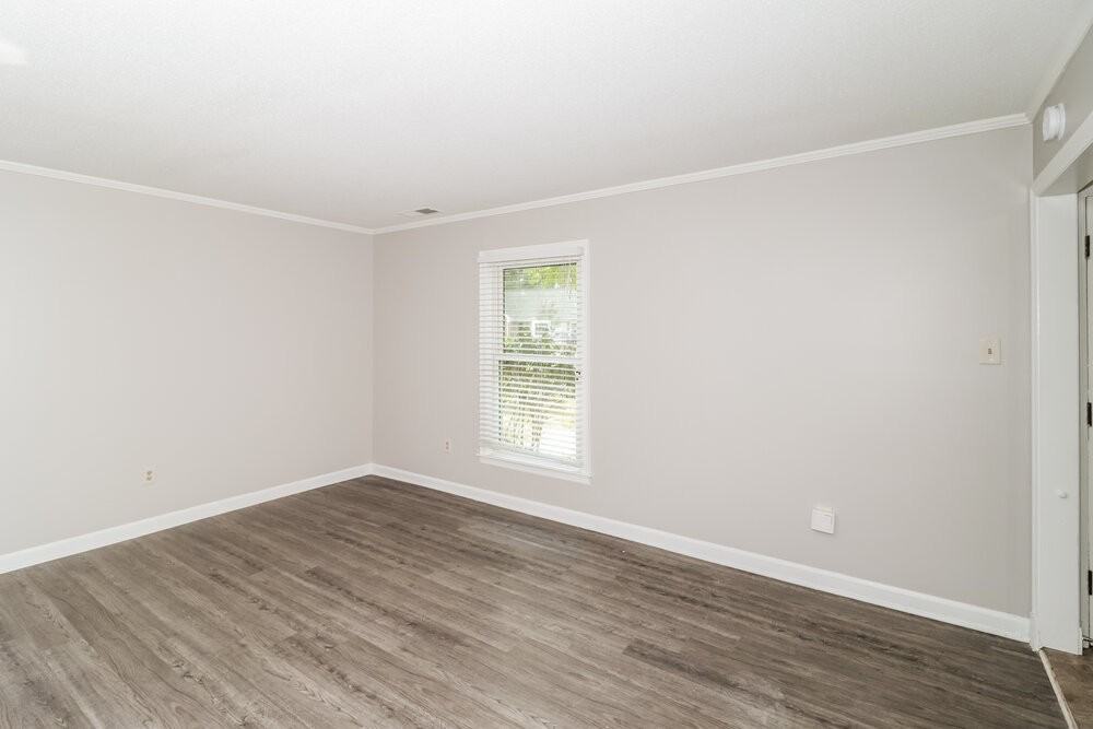 6005 Macinness Dr - Photo 5 of 17