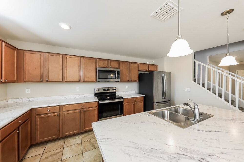 11633 N 165th Ln - Photo 7 of 17