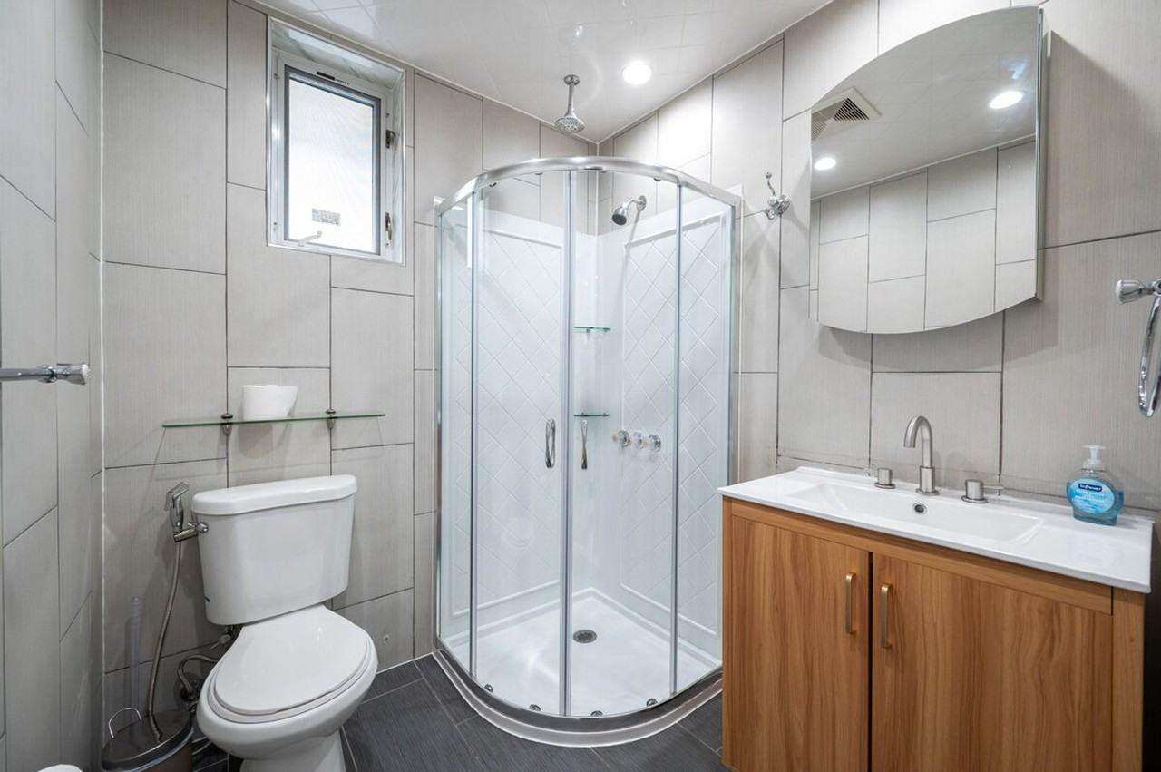 318 E 62nd St #1323935P - Photo 2 of 18