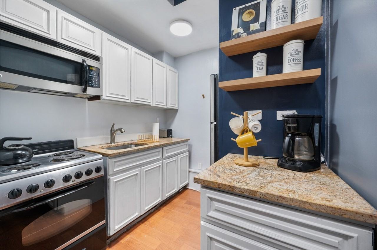 474 9th Avenue - Photo 2 of 33