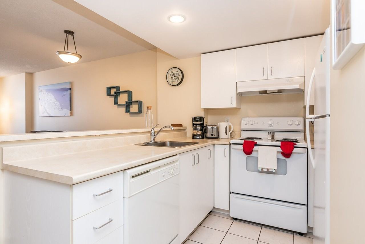 1121 Rue De Bullion #1283831P - Photo 4 of 27