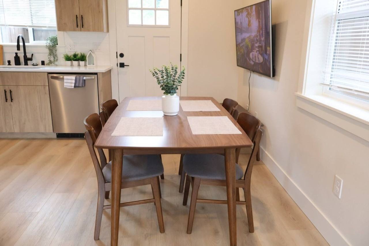 204 E 35th St #1334340P - Photo 3 of 43