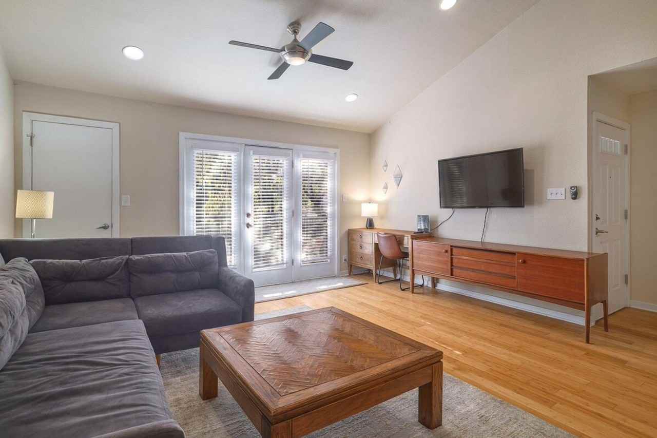 1601A Southgate Cir #1335081P - Photo 2 of 18