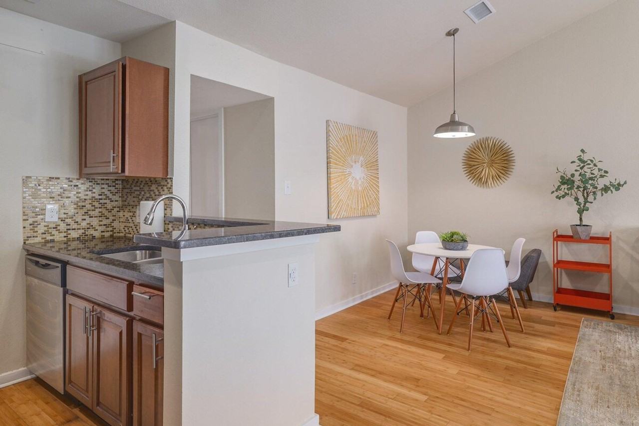 1601A Southgate Cir #1335081P - Photo 7 of 18