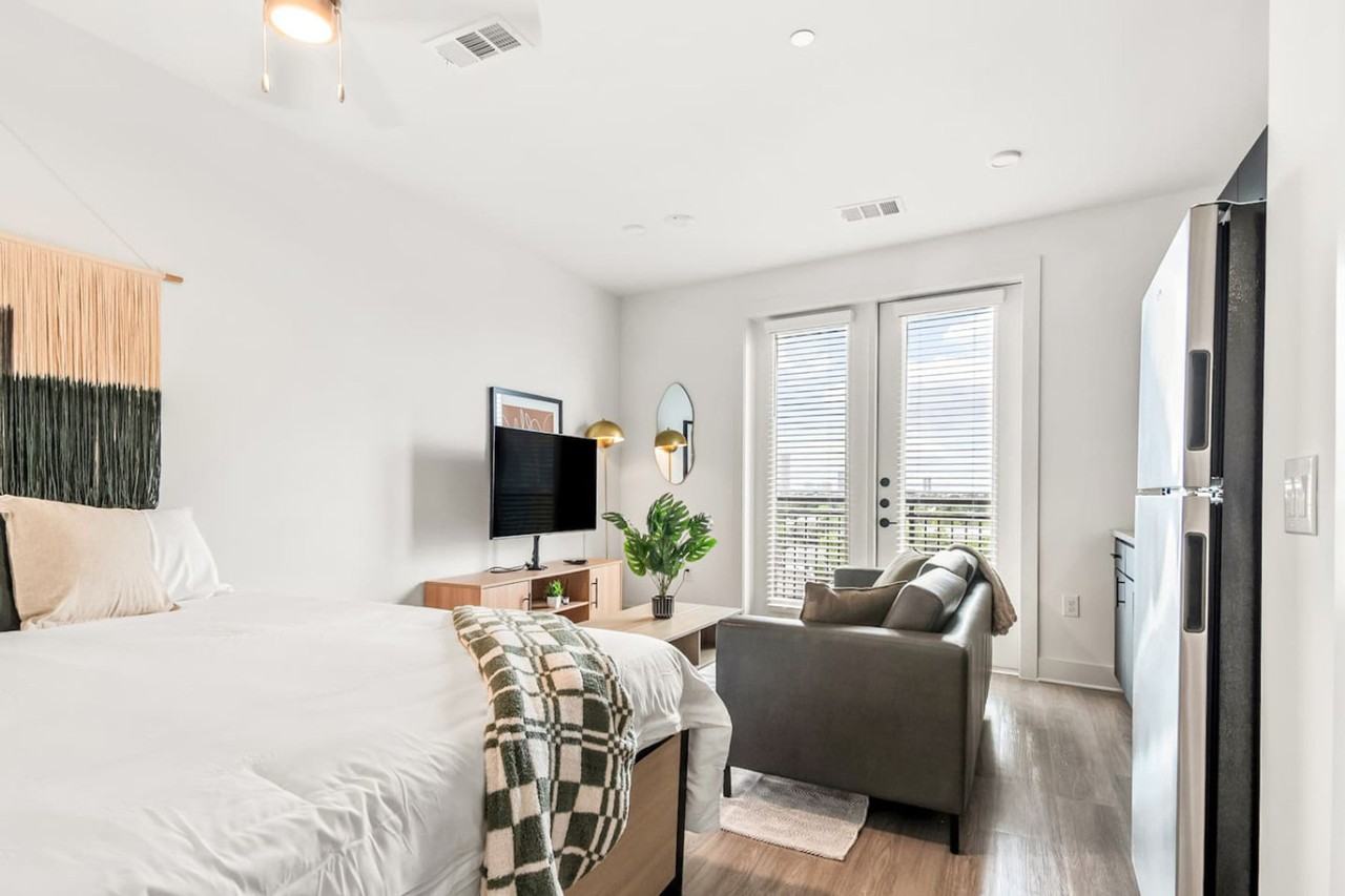 701 Richmond Ave #1335748P - Photo 3 of 41