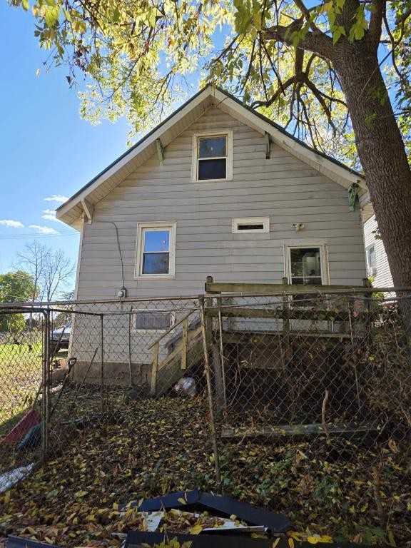 111 Oakhill Street - Photo 2 of 11