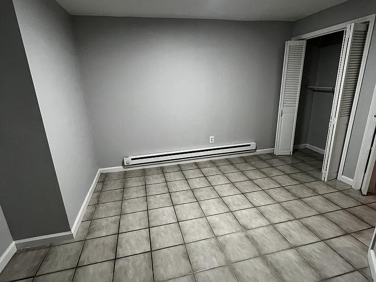 237 Quincy Ave - Photo 2 of 6