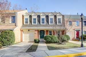 featured image of 7403 Crestberry Ln