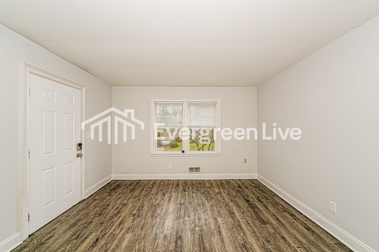 113 Lawson Dr - Photo 5 of 17