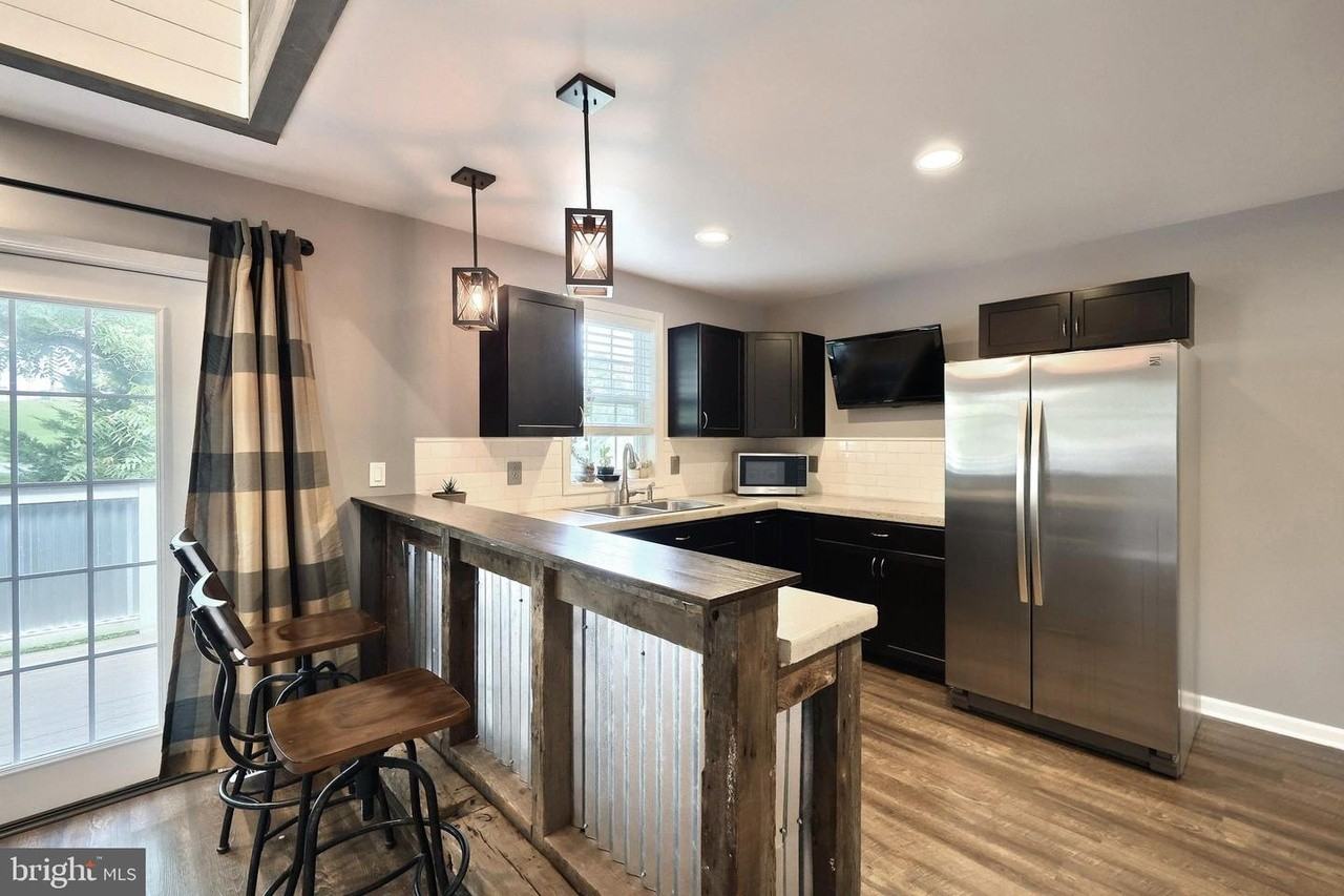 3067 East Prospect Road - Photo 3 of 16