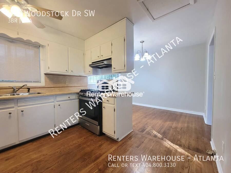 336 Woodstock Drive Southwest - Photo 7 of 22