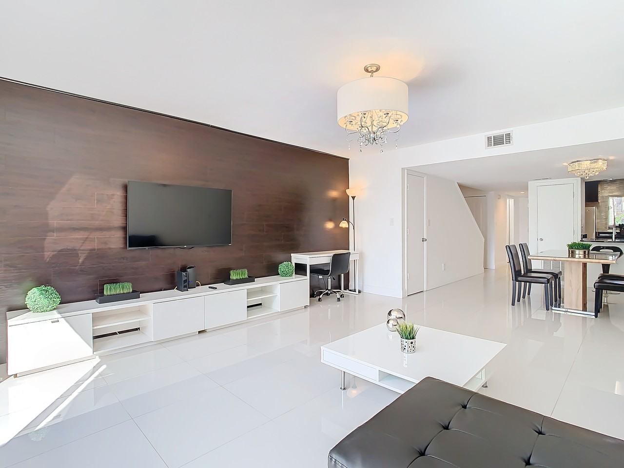 5415 Vineland Road #CYP - Photo 2 of 29