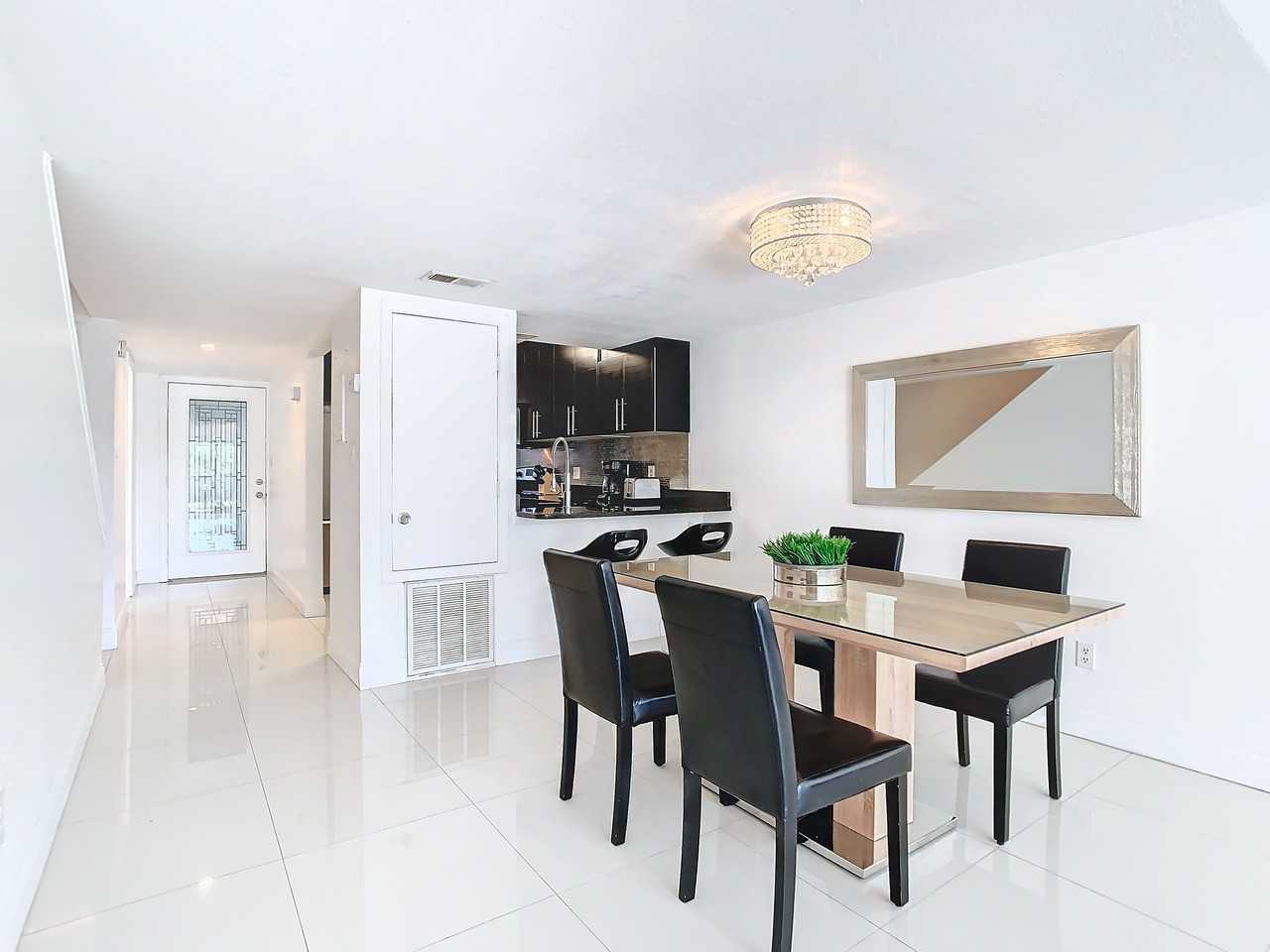 5415 Vineland Road #CYP - Photo 5 of 29