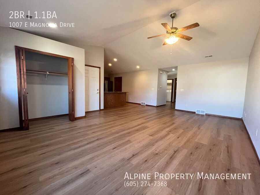 1007 E Magnolia Dr - Photo 2 of 20