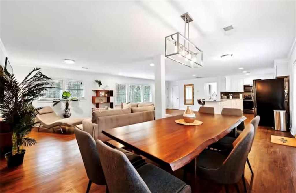 4050 Washington Rd - Photo 3 of 50