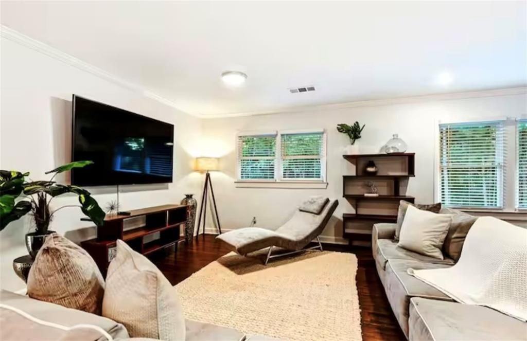 4050 Washington Rd - Photo 5 of 50