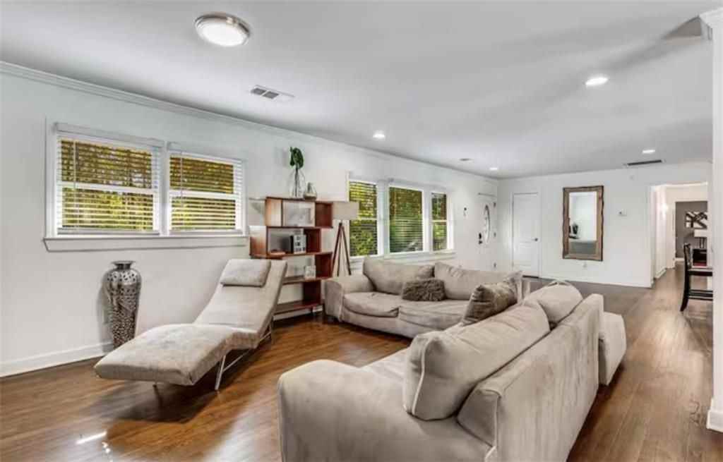 4050 Washington Rd - Photo 6 of 50