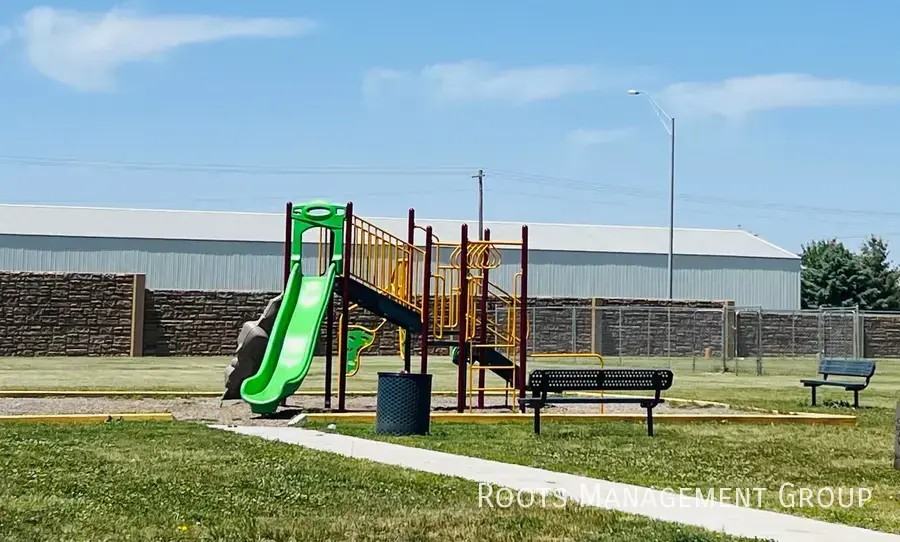 28 York Mobile Plz #28 - Photo 3 of 8