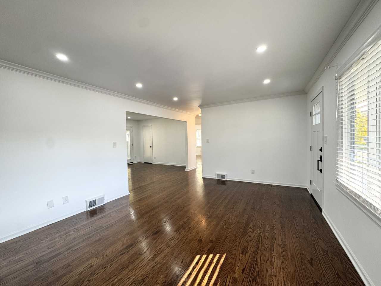 2226 West 74th Terrace - Photo 3 of 20