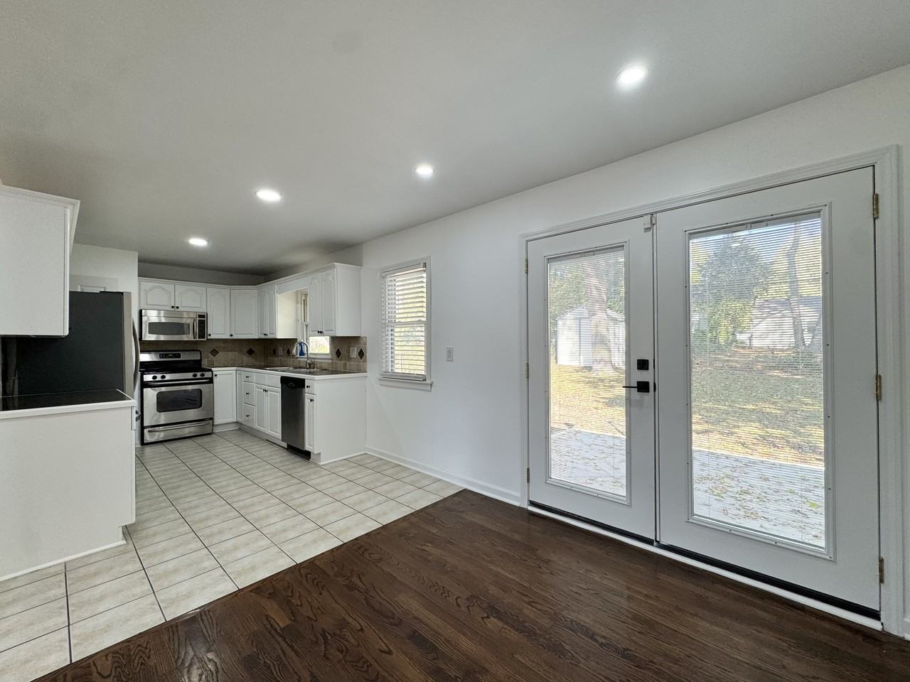 2226 West 74th Terrace - Photo 4 of 20