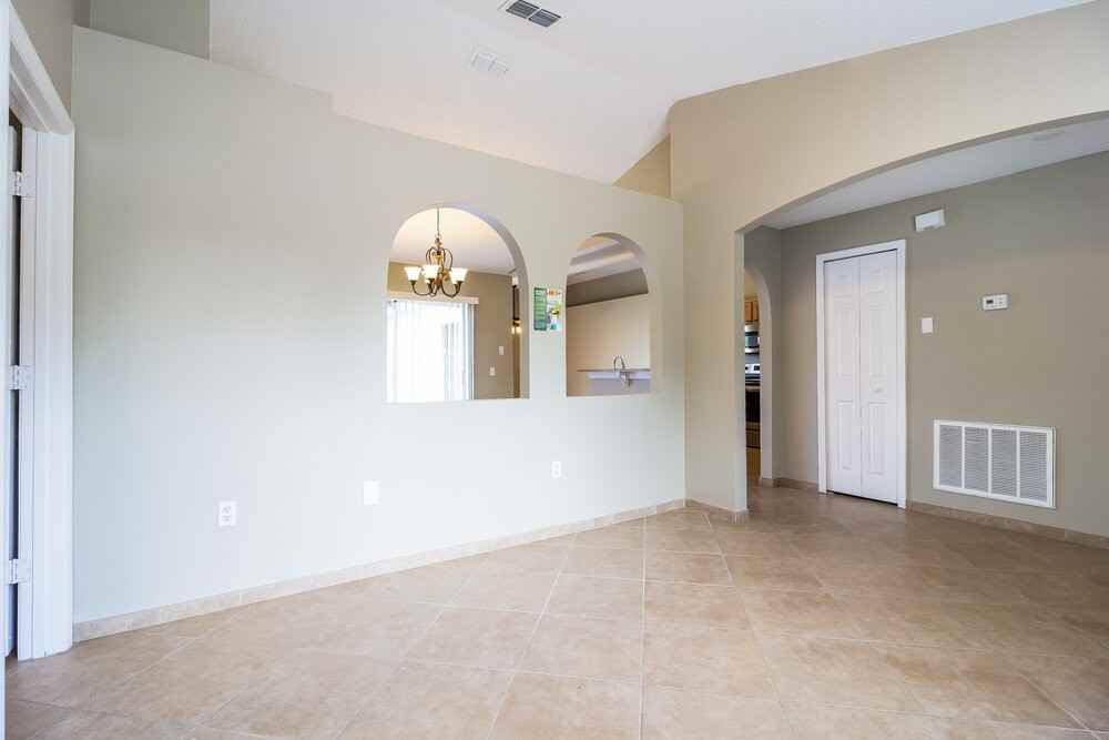 272 Regal Downs Circle - Photo 7 of 15