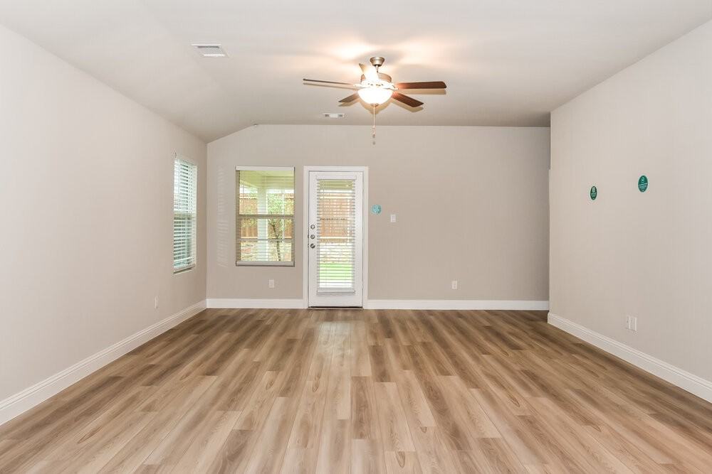 1413 Rolling Fox Drive - Photo 4 of 16