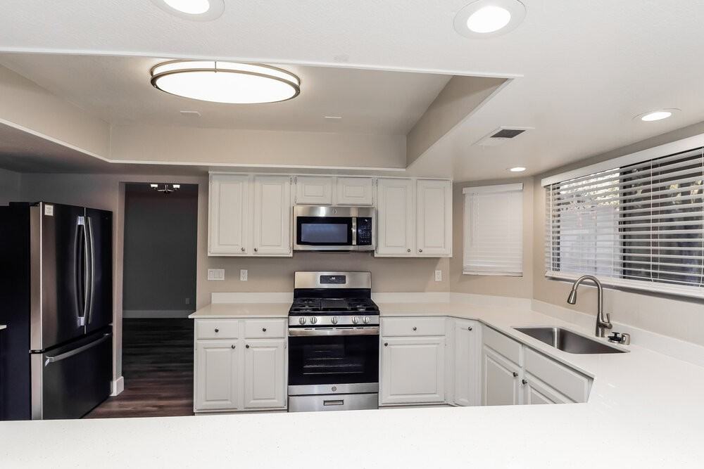 333 Santa Monica Drive - Photo 7 of 17