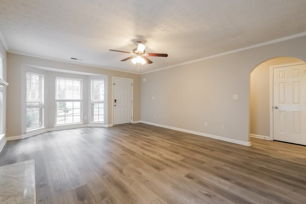 2540 Lake Royale Dr - Photo 6 of 17