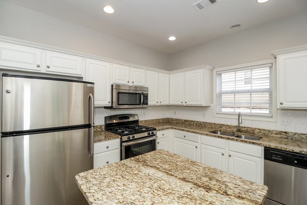 1875 Eveningside Way Nw - Photo 7 of 17