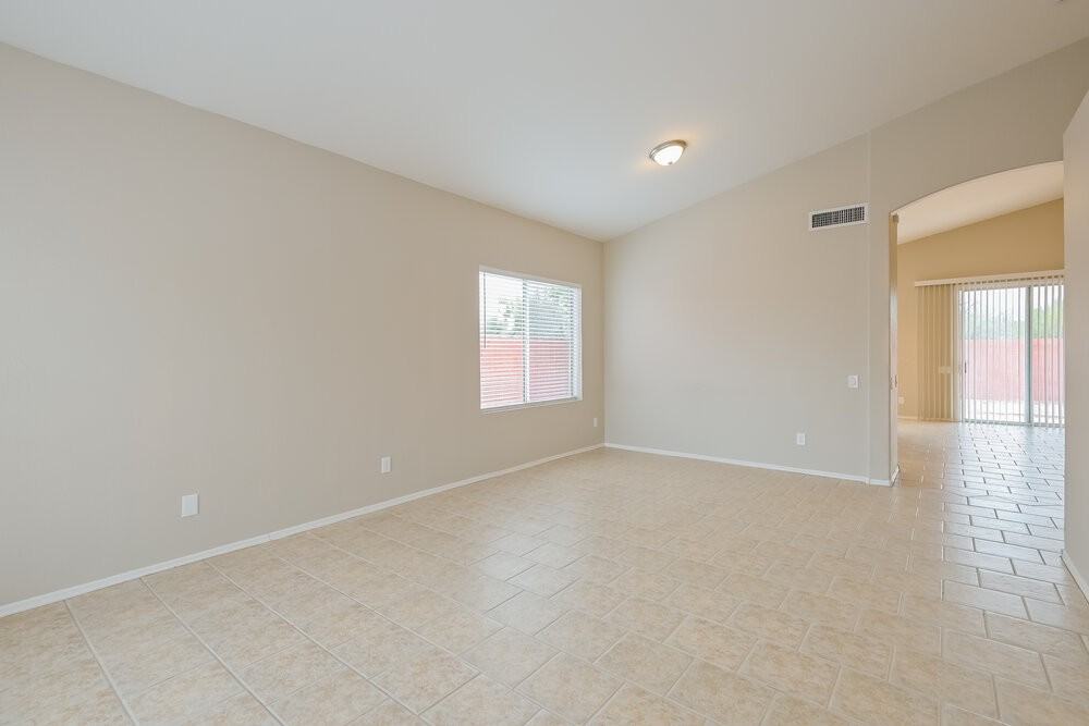 10030 East English Woods Road - Photo 4 of 16