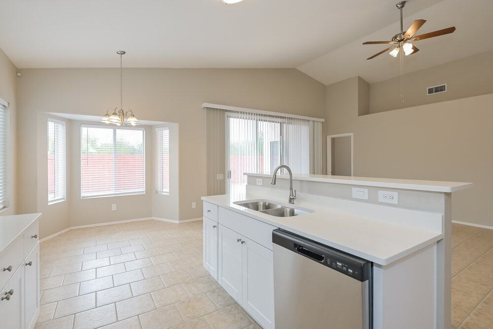 10030 East English Woods Road - Photo 6 of 16