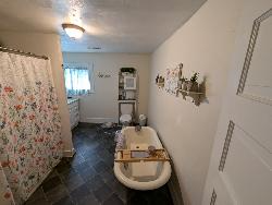 606 Riverland Rd Se - Photo 7 of 10